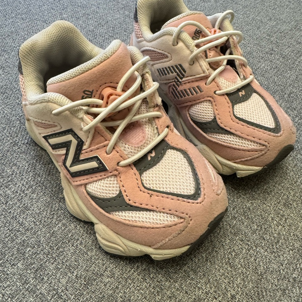 Brand New Kids New Balance 9060 - Pink - Toddler size 7